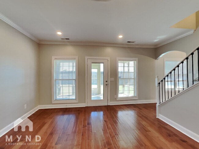 Building Photo - 15936 Landview Ln