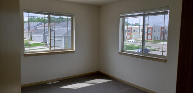 Building Photo - 6014 Driscoll Dr