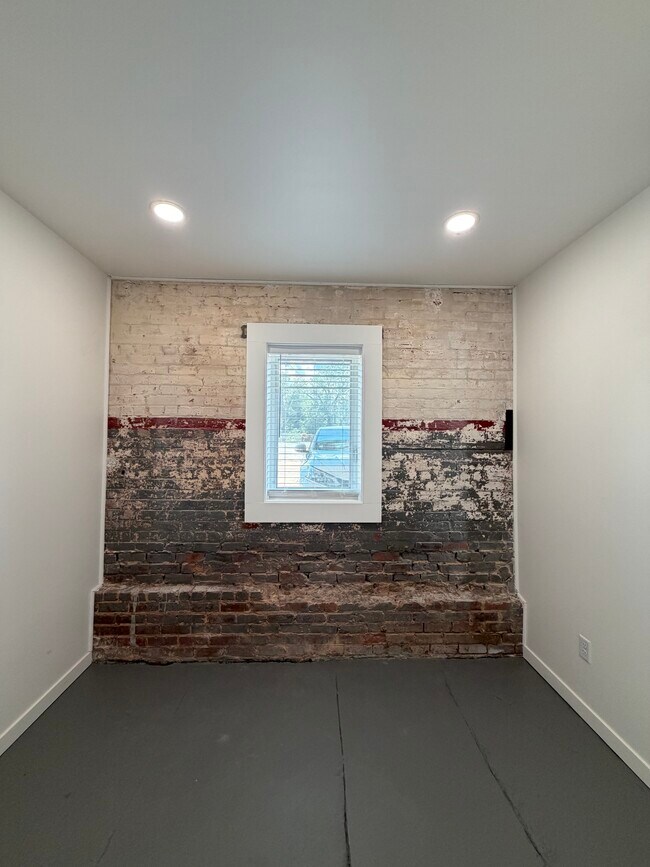 Building Photo - The Warehouse At Calhoun - RESIDENTIAL