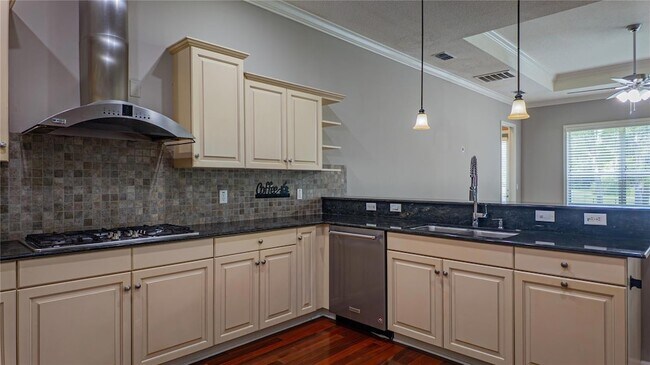 Building Photo - 617 SE 47th Loop