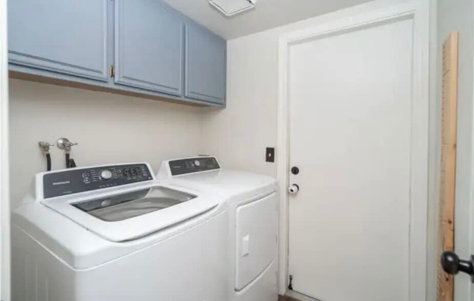 Building Photo - 4554 Meadow Pl