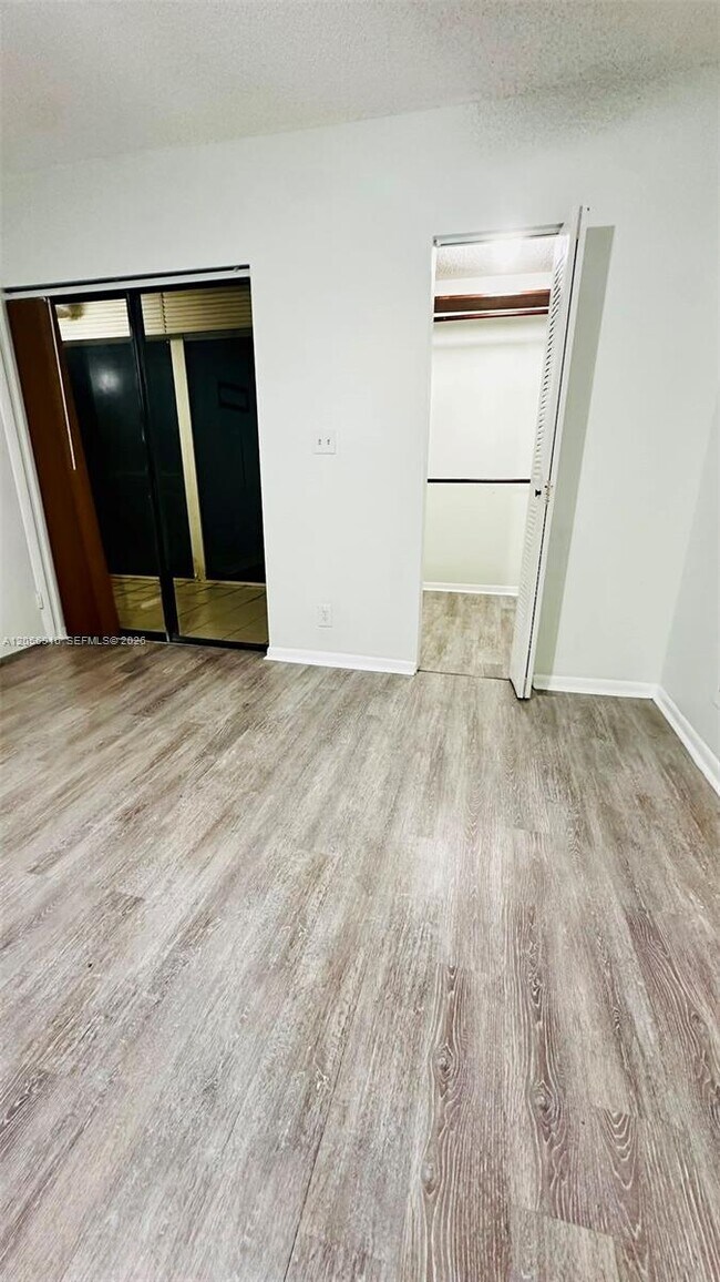 Building Photo - 2091 Coral Ridge Dr