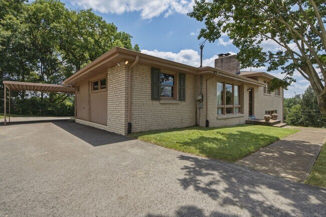 Building Photo - 5028 Danby Dr