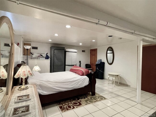 Building Photo - 169 Old Mamaroneck Rd