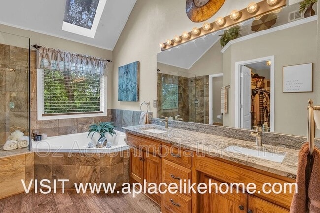 Building Photo - 13961 W 144th Ct