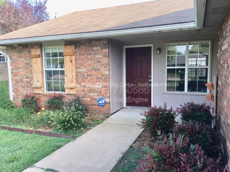 Building Photo - 4433 W Cheyenne Dr