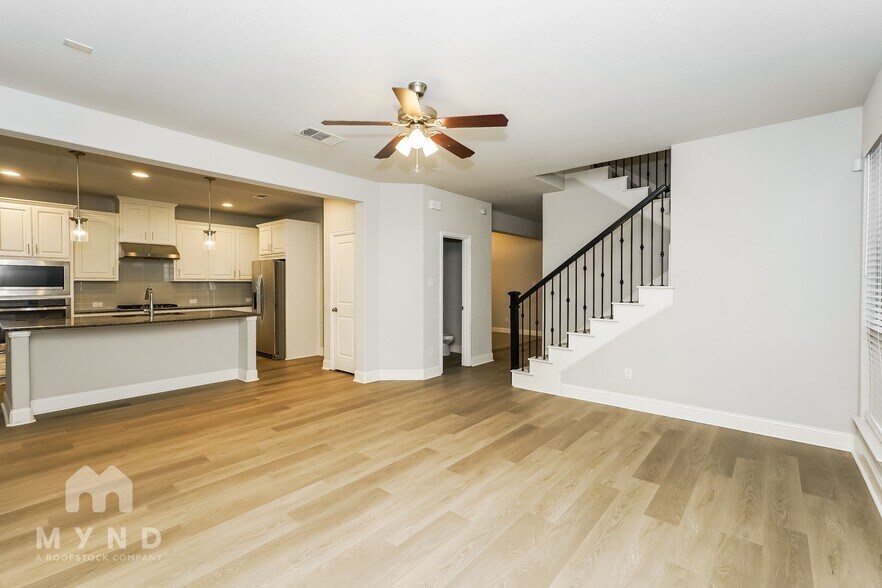 Building Photo - 120 Knight of Realm Blvd