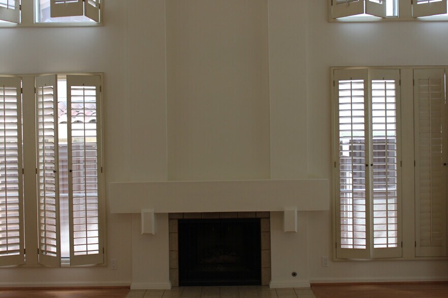 Building Photo - 629 Edith Way