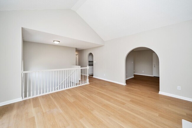 Building Photo - 429 Surrey Cir