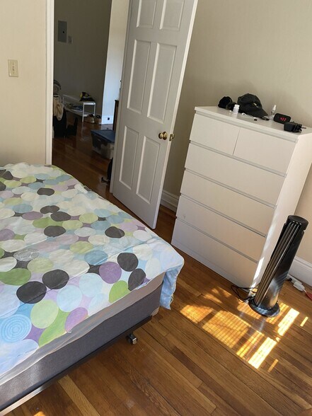 Building Photo - 120 Brainerd Rd