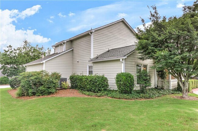 Building Photo - 60 Heartwood Dr NE