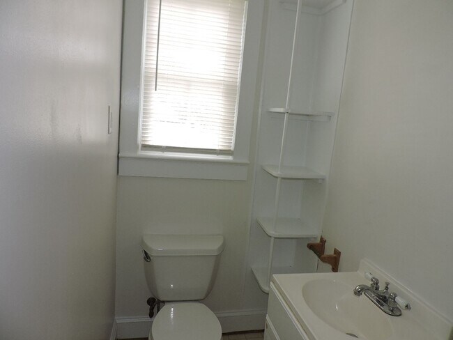 Building Photo - 1569 Greate Rd