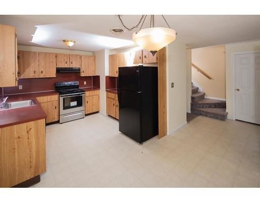 Building Photo - 261 Twin Lakes Dr