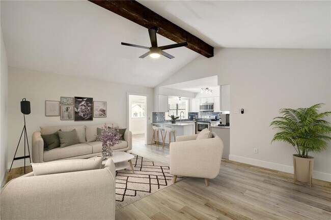 Building Photo - 125 Chaparral St