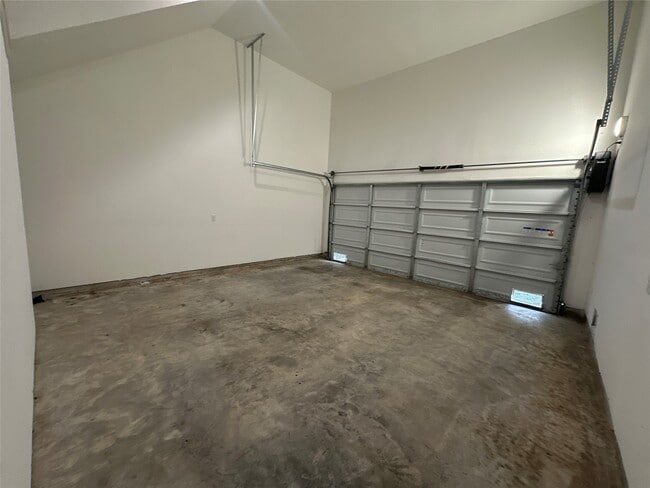 Building Photo - 2828 Versailles Oak Ln