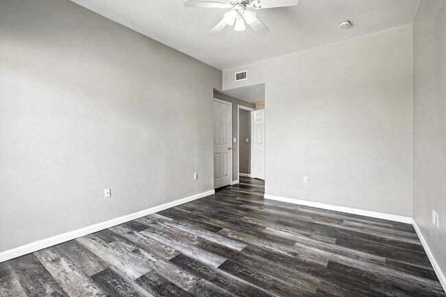 Building Photo - Immaculate Updated 2-Bedroom, 2-Bath Ground-Level Condo in Broomfield  - Miramonte Ranch