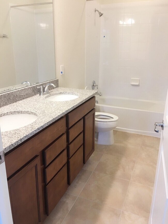 Building Photo - Dr Phillips area 4 bed 3 1/2 bath home