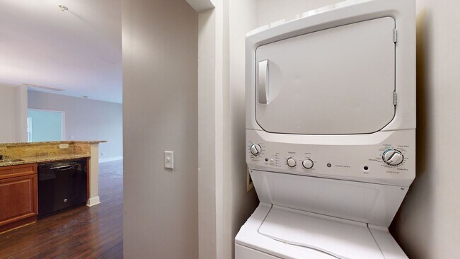 Building Photo - Lenox Village 2 Bedroom