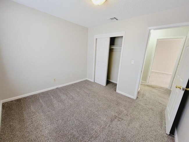 Building Photo - 1744 S Lark Ln