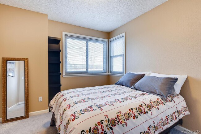 Building Photo - 5BR home in Cherry Creek Schools!