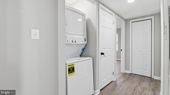 Building Photo - 5724 Denfield Rd