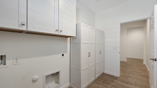 Building Photo - Pristine home in amenity rich Estrella Mountain Ranch!