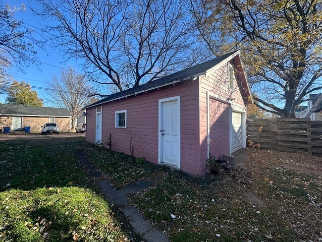 Building Photo - 315 N 2nd Ave