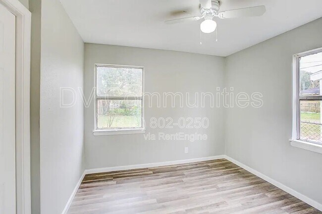 Building Photo - 9317 Cathedral Dr