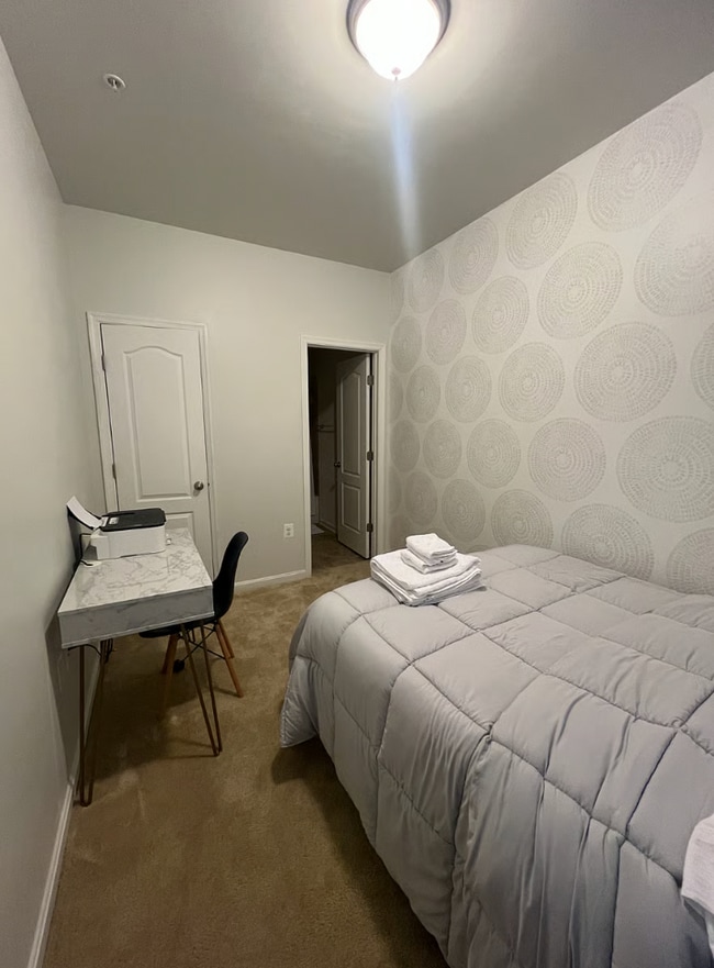 Building Photo - 3728 Foote St NE