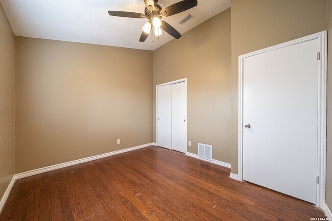 Building Photo - 821 Meadow Stone