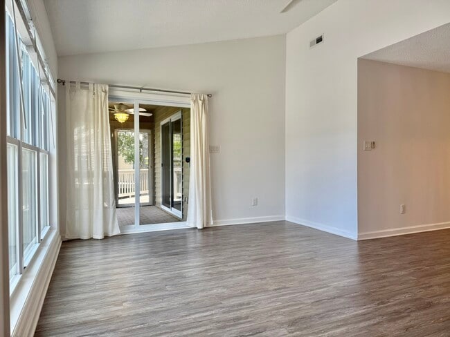 Building Photo - 7162 Windward Dr