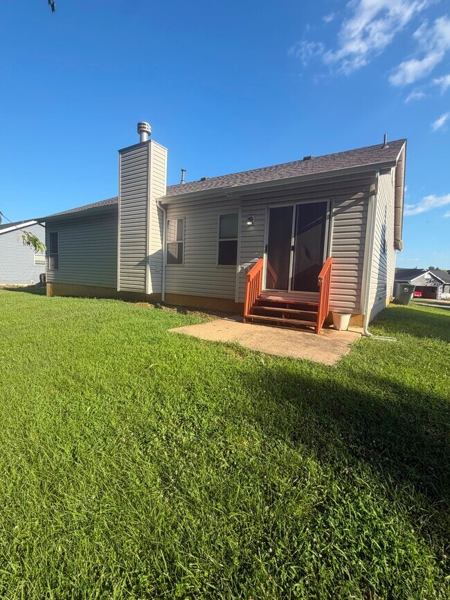 Building Photo - 2048 Peine Forest Dr