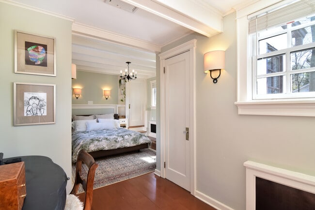 Building Photo - 116 Potter Rd