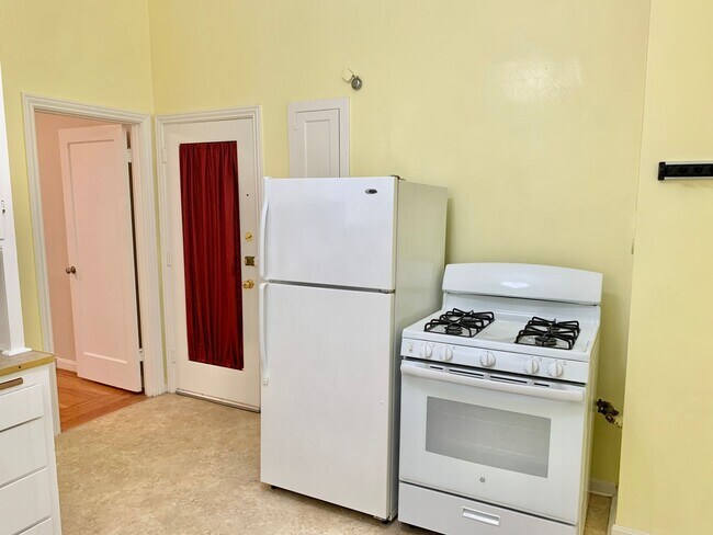 Building Photo - 1BR/1BA Prime Noe Valley Apt. on Church at...