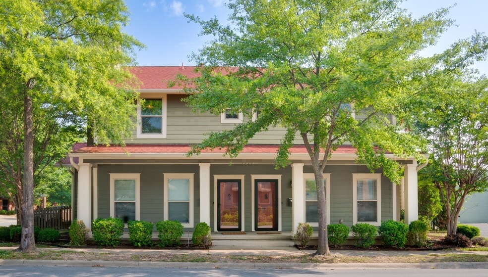 Building Photo - 1323 S Louisiana St