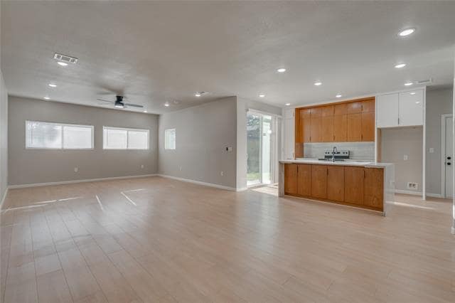 Building Photo - 1855 Highland Dr E