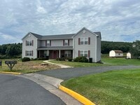 Building Photo - 210 Weeping Willow Ln