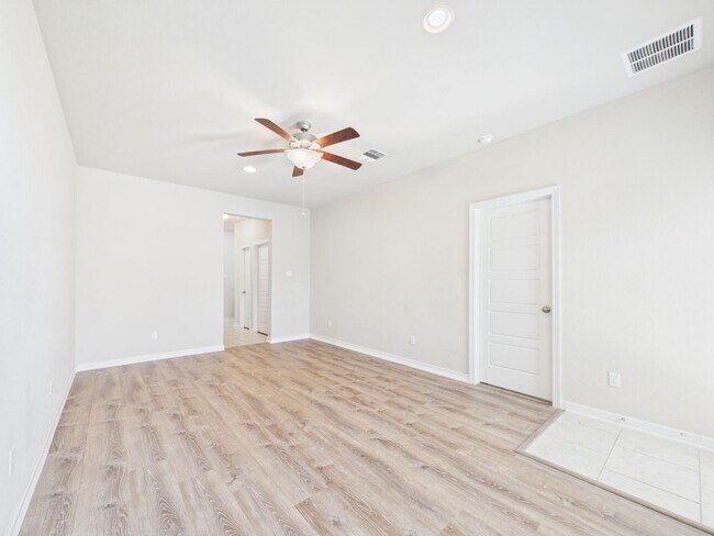 Building Photo - 2505 Meyer Cv