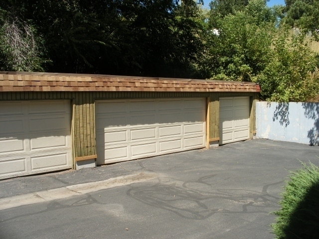 Building Photo - HAS IT ALL!  One Bedroom Condo; Murray; /Garage & Pool