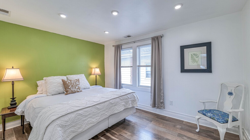 Building Photo - 14 N Vassar Sq