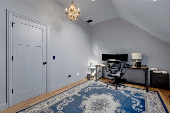 Building Photo - 1728 N Wood St