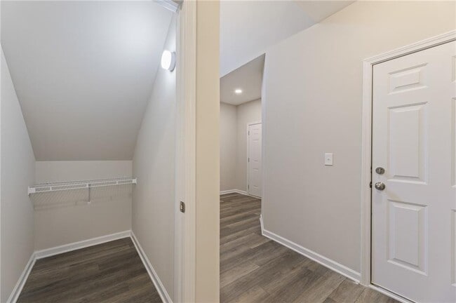 Building Photo - 1038 Valley Rock Dr