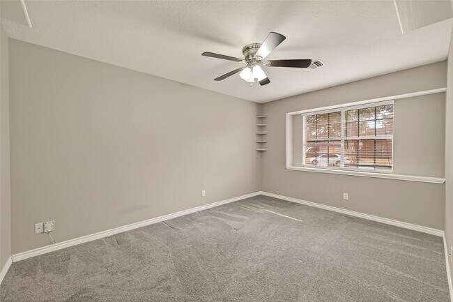 Building Photo - 15734 Pagehurst Dr