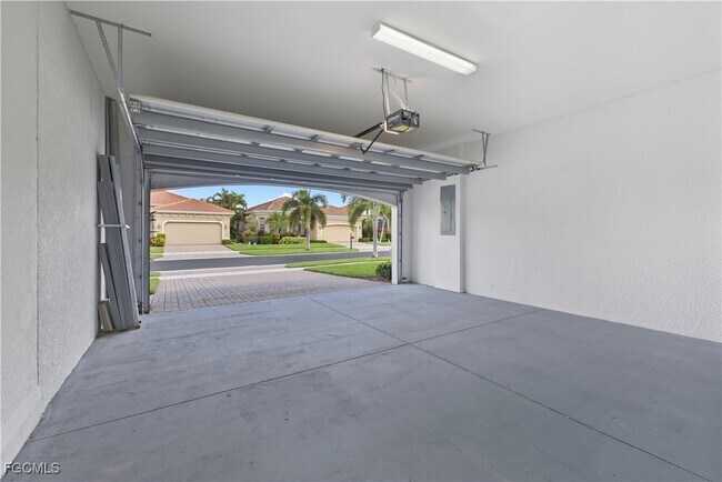 Building Photo - 15560 Laguna Hills Dr