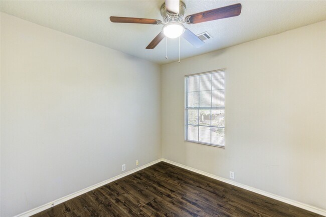 Building Photo - 18827 Sandelford Dr