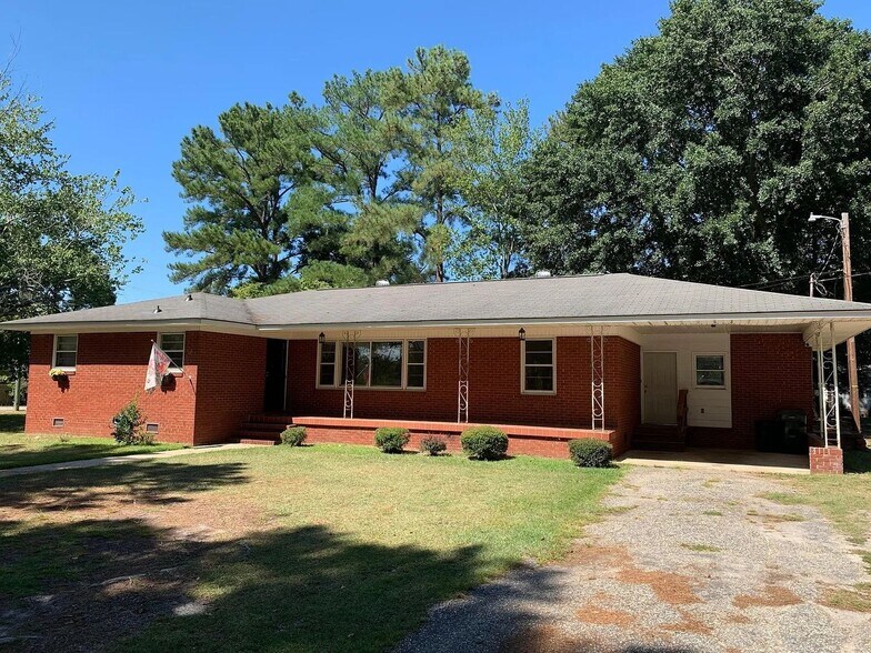 Primary Photo - 258 Prince Charles Dr