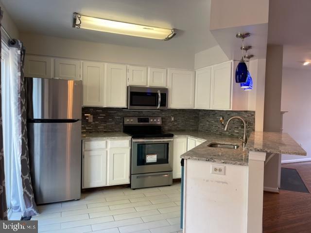 Building Photo - 216 Pinecove Ave