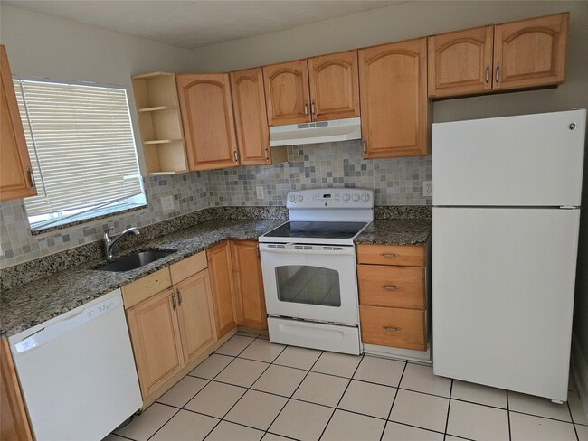 Building Photo - 807 W Las Olas Blvd