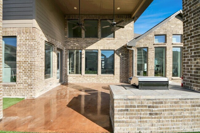 Building Photo - 10719 Klaria Cres Ct