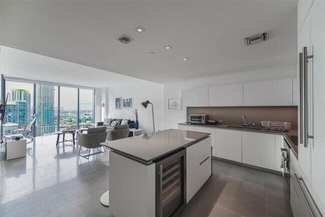 Building Photo - 68 SE 6th St